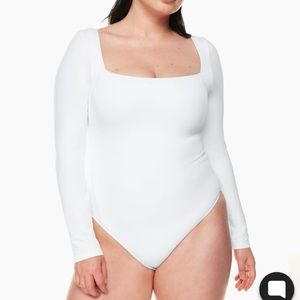 Babaton Contour Squareneck Longsleeve Bodysuit